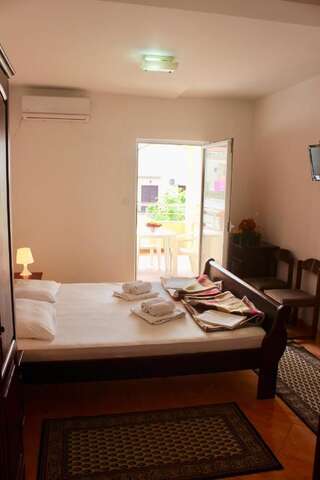 Гостевой дом Nir Apartments Budva Будва Номер-студио с террасой-7