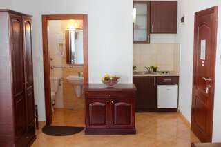 Гостевой дом Nir Apartments Budva Будва Номер-студио с террасой-8