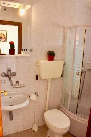 Гостевой дом Nir Apartments Budva Будва Двухместный номер с 2 отдельными кроватями и балконом-47